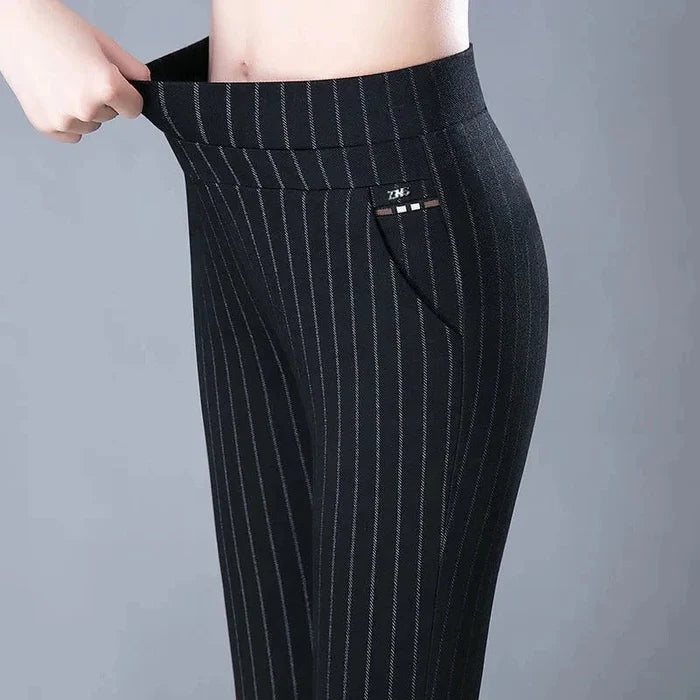 Lila - High-Waisted Slim Fit Trousers with Side Pocket Detail