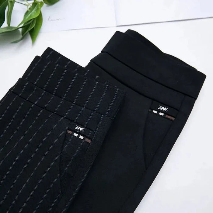 Lila - High-Waisted Slim Fit Trousers with Side Pocket Detail