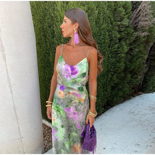 Renée – Contemporary Maxi Dress with Spaghetti Straps and Blurred Floral