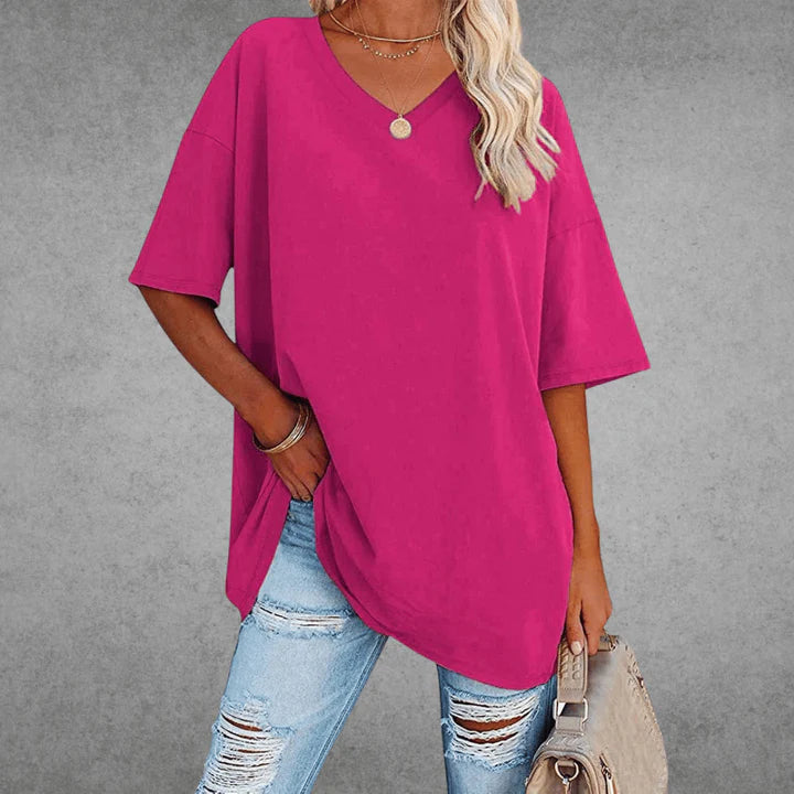 Daelia – Oversized V-Neck T-Shirt with Drop Shoulders and Relaxed Fit