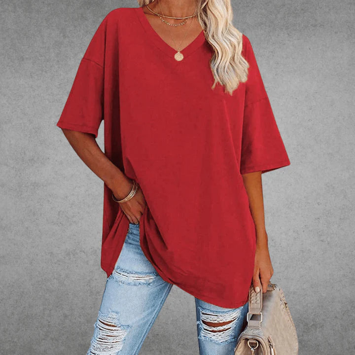 Daelia – Oversized V-Neck T-Shirt with Drop Shoulders and Relaxed Fit