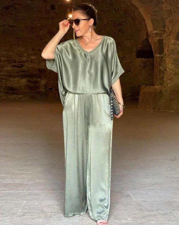 Alessia - Wide-Leg Jumpsuit with Relaxed V-Neck Top