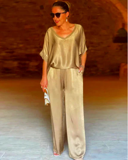Alessia - Wide-Leg Jumpsuit with Relaxed V-Neck Top