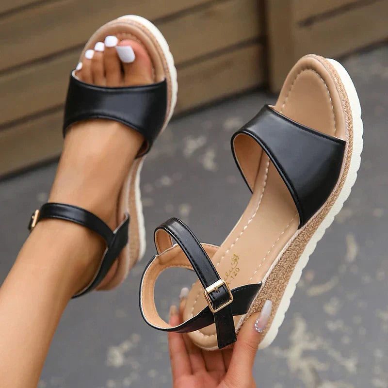 Arda – Platform Sandals with Buckle Strap and Cushioned Sole