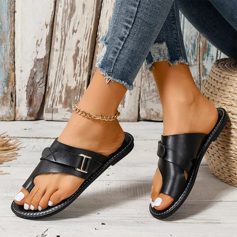 Harlyn - Toe Loop Flat Sandals with Buckle Strap for Casual Comfort