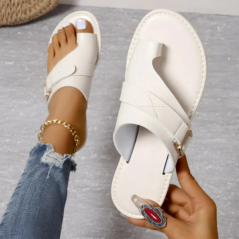 Harlyn - Toe Loop Flat Sandals with Buckle Strap for Casual Comfort