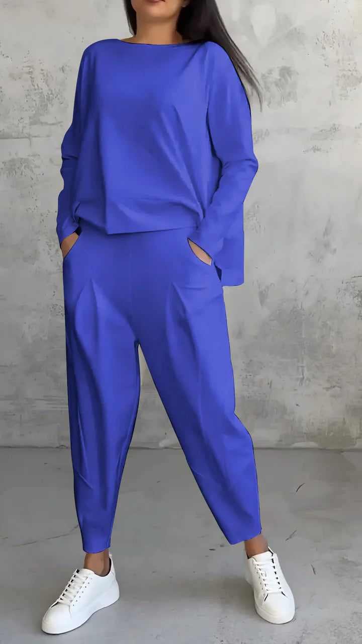 Hazel - Relaxed Fit Two-Piece Set with Tapered Trousers and Drop Shoulder Top
