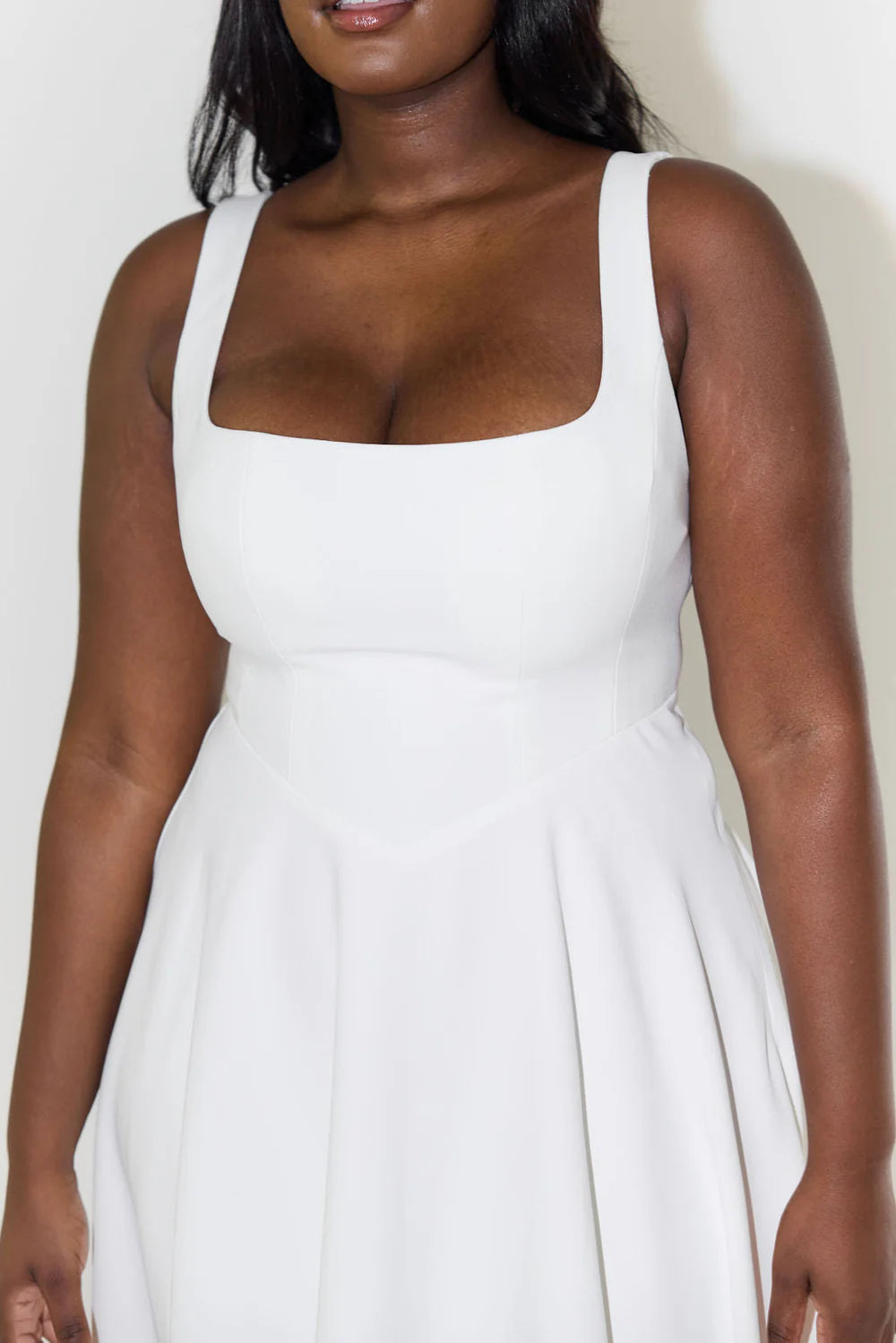 Isla - Sleeveless A-Line Midi Dress with Square Neckline