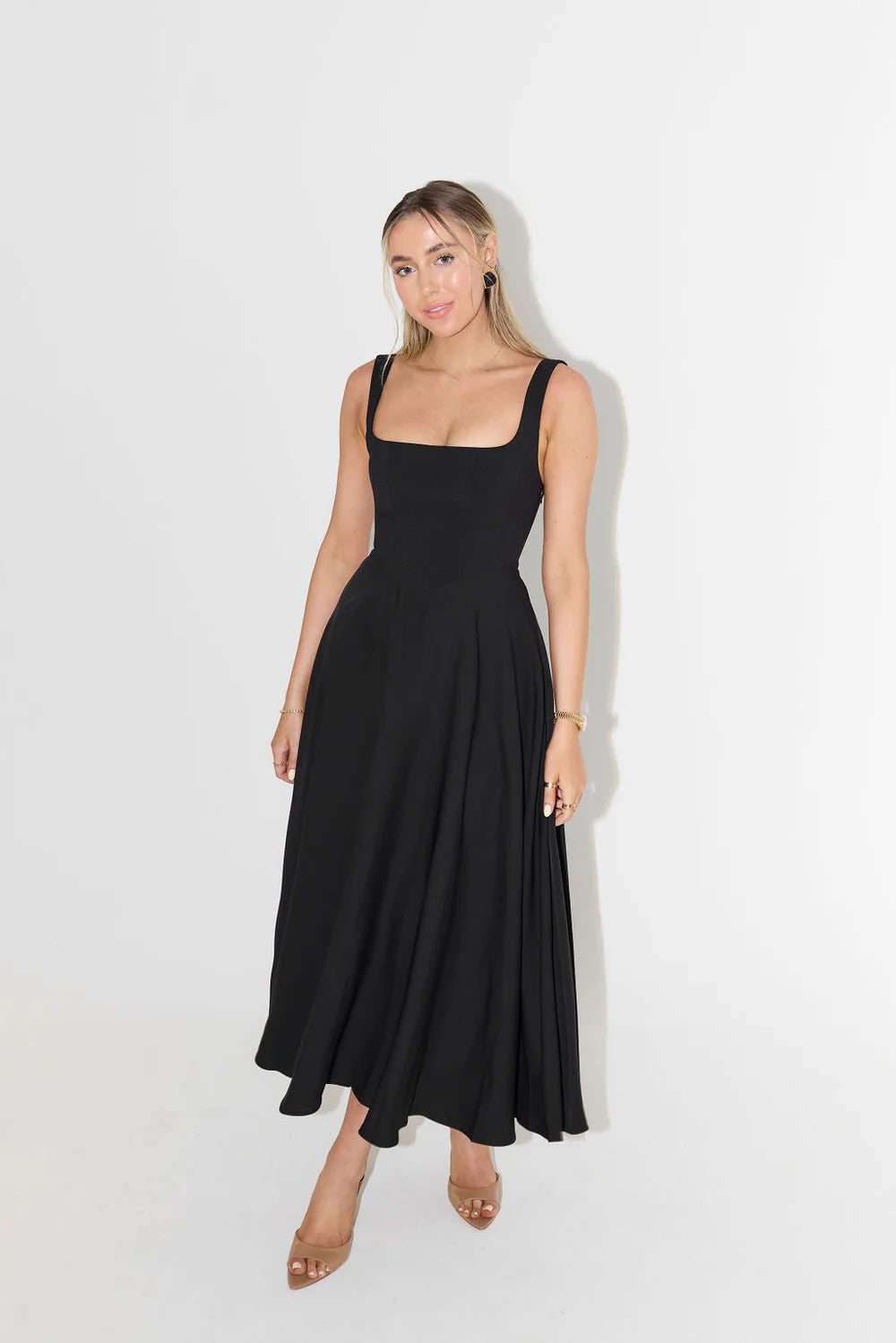 Isla - Sleeveless A-Line Midi Dress with Square Neckline
