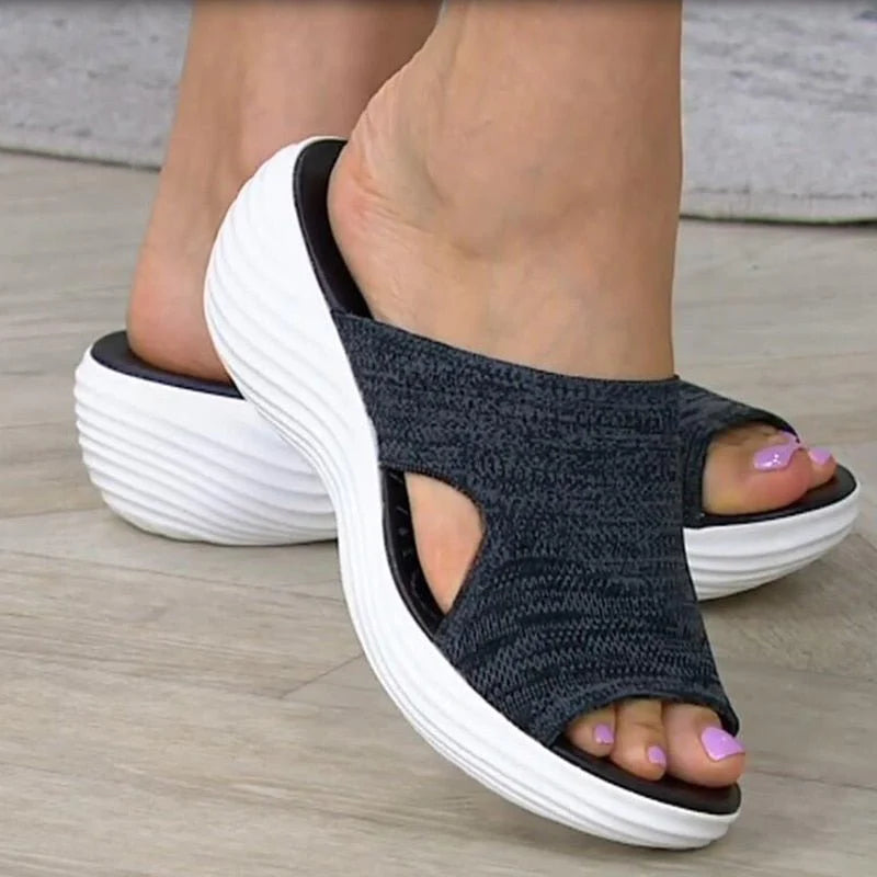Jayda – Slide-On Platform Sandals with Cushioned Sole and Open Toe
