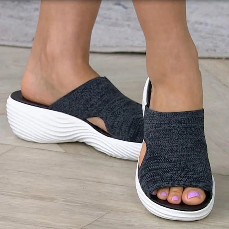 Jayda – Slide-On Platform Sandals with Cushioned Sole and Open Toe