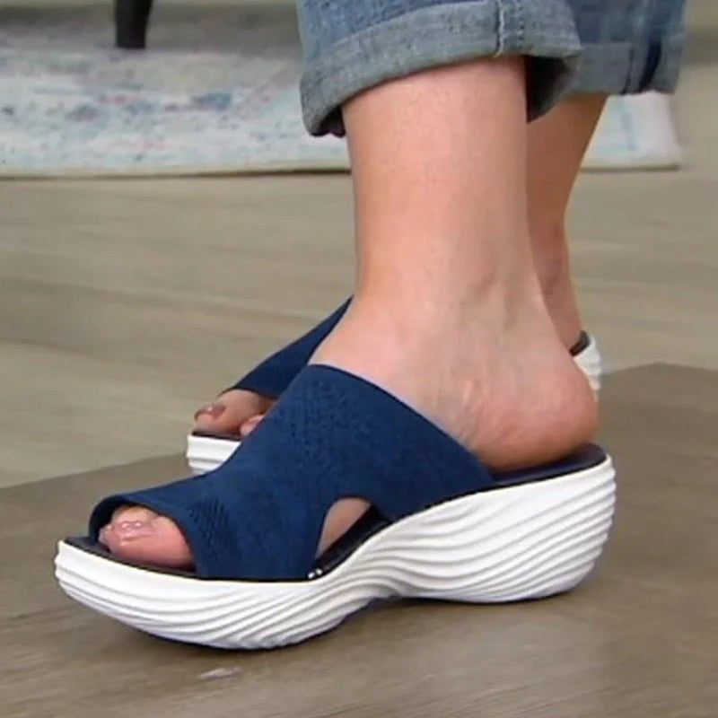 Jayda – Slide-On Platform Sandals with Cushioned Sole and Open Toe