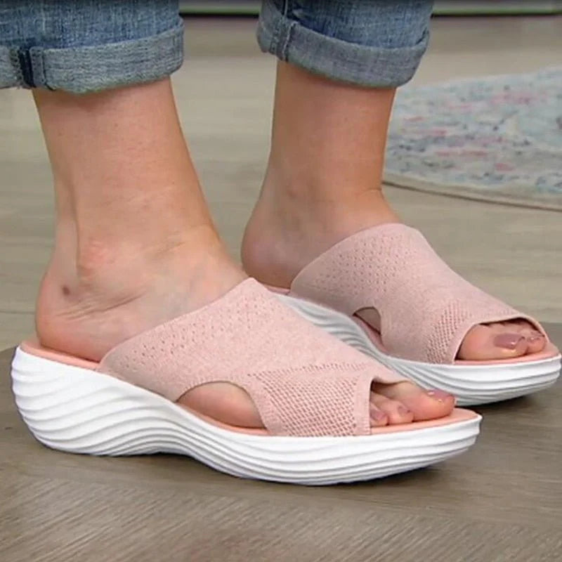 Jayda – Slide-On Platform Sandals with Cushioned Sole and Open Toe