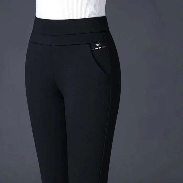 Lila - High-Waisted Slim Fit Trousers with Side Pocket Detail