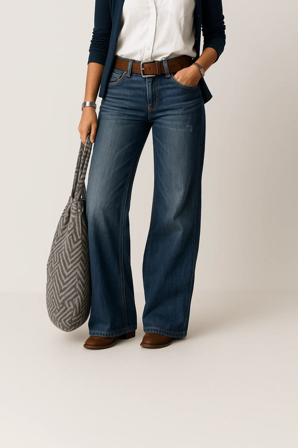 Ruby - Wide-Leg Jeans with Brown Belt