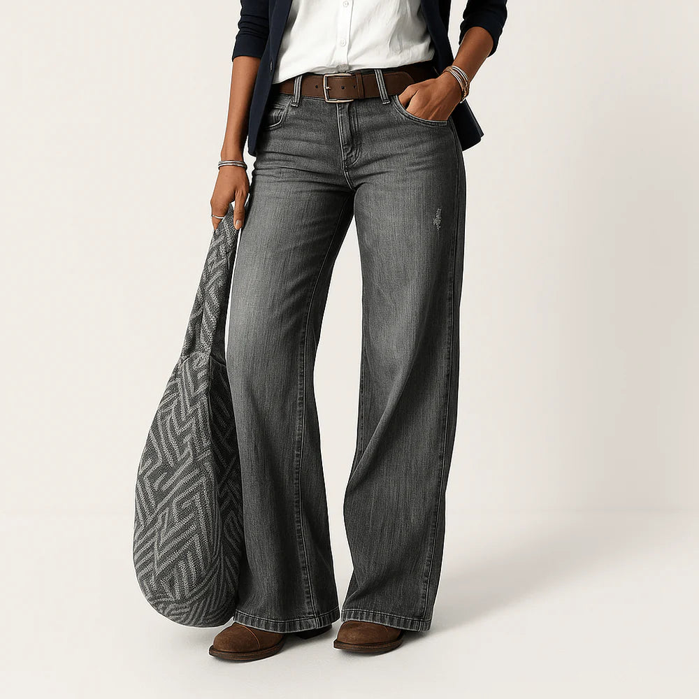 Ruby - Wide-Leg Jeans with Brown Belt