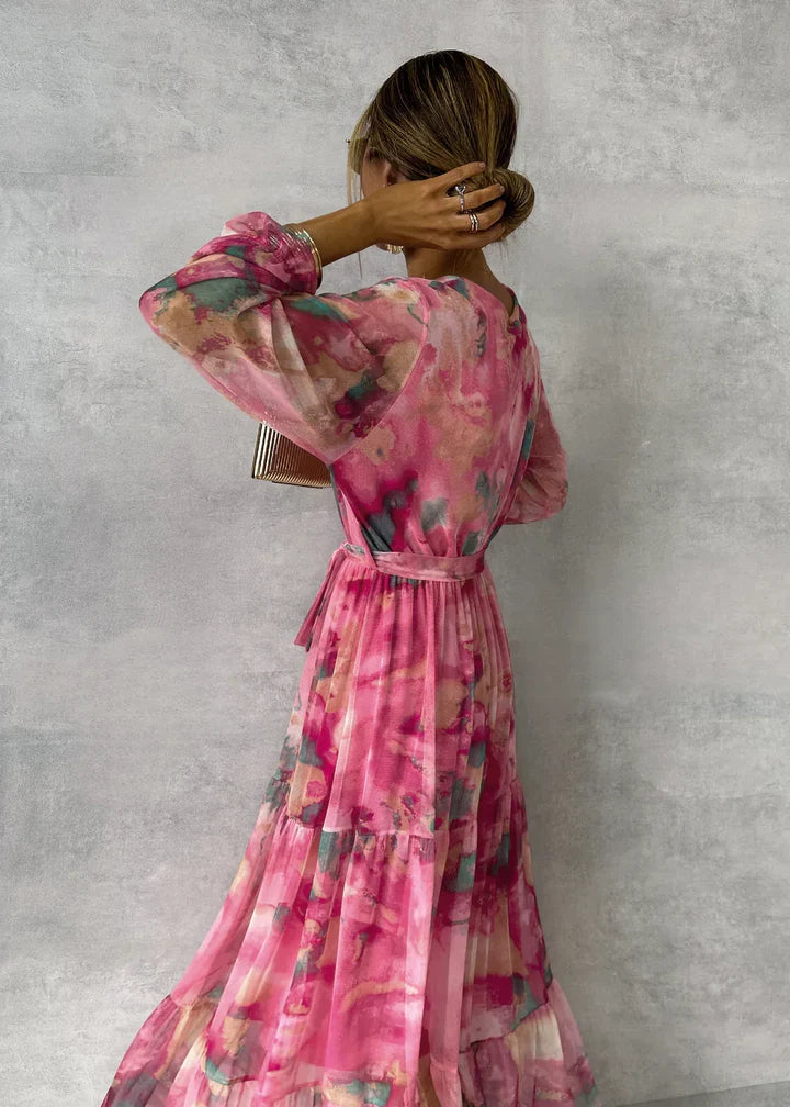 Stella – Glamorous Pleated Dress with Flowy Sleeves and Art-Inspired Design