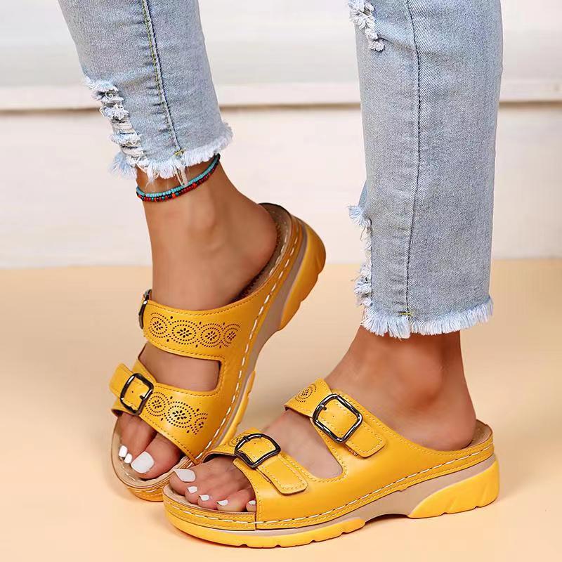 Vera – Slip-On Sandals with Cutout Straps and Cushioned Sole