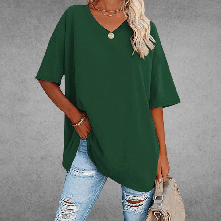 Daelia – Oversized V-Neck T-Shirt with Drop Shoulders and Relaxed Fit