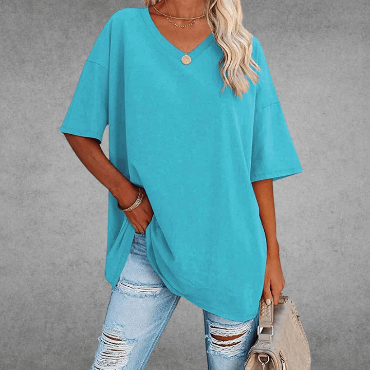 Daelia – Oversized V-Neck T-Shirt with Drop Shoulders and Relaxed Fit