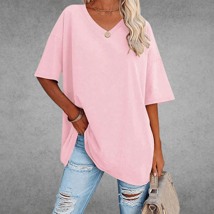 Daelia – Oversized V-Neck T-Shirt with Drop Shoulders and Relaxed Fit