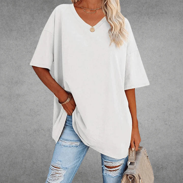 Daelia – Oversized V-Neck T-Shirt with Drop Shoulders and Relaxed Fit