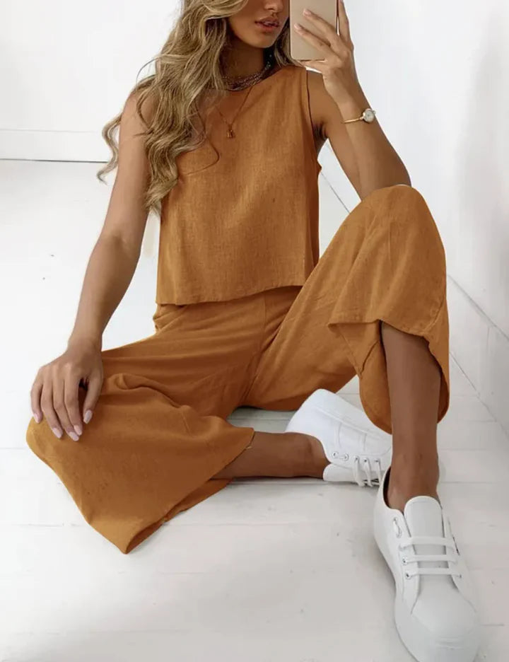 Zoe - Relaxed Fit Crop Top and Wide-Leg Pants Set